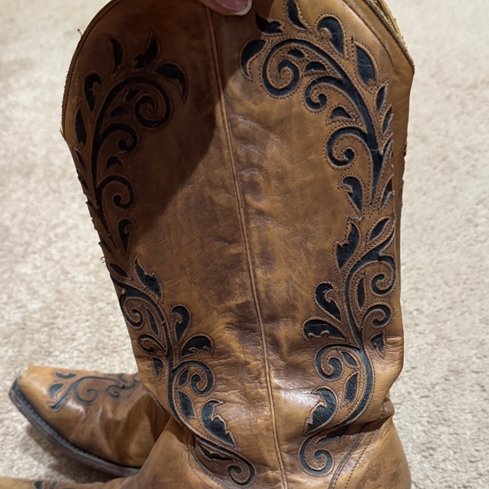 Old Gringo Brown Leather Embroidered Heeled Boots with Black Accents - Picture 4 of 6